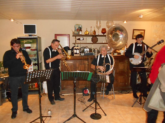 La fête en musique dans le plus important musée viticole de France, entre Albi, Gaillac et Cordes sur Ciel... inVINcible VIGNEron rend hommage aux vignerons